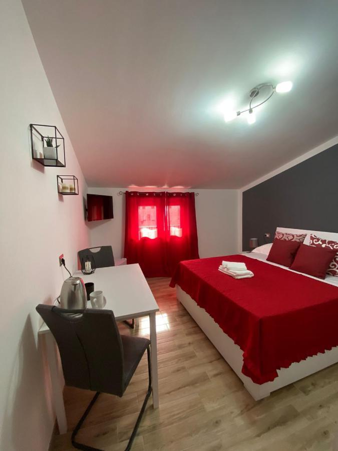 Cadoni Guest House Bosa Kültér fotó