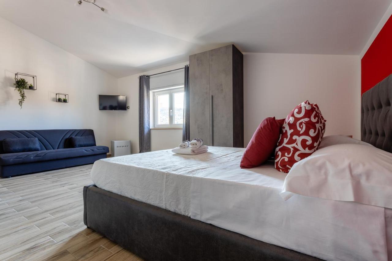 Cadoni Guest House Bosa Kültér fotó